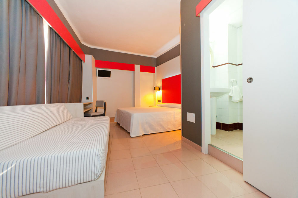 The Red Hotel By Ibiza Feeling - Adults Only Sant Antoni de Portmany Esterno foto